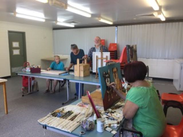 Monday-art-group